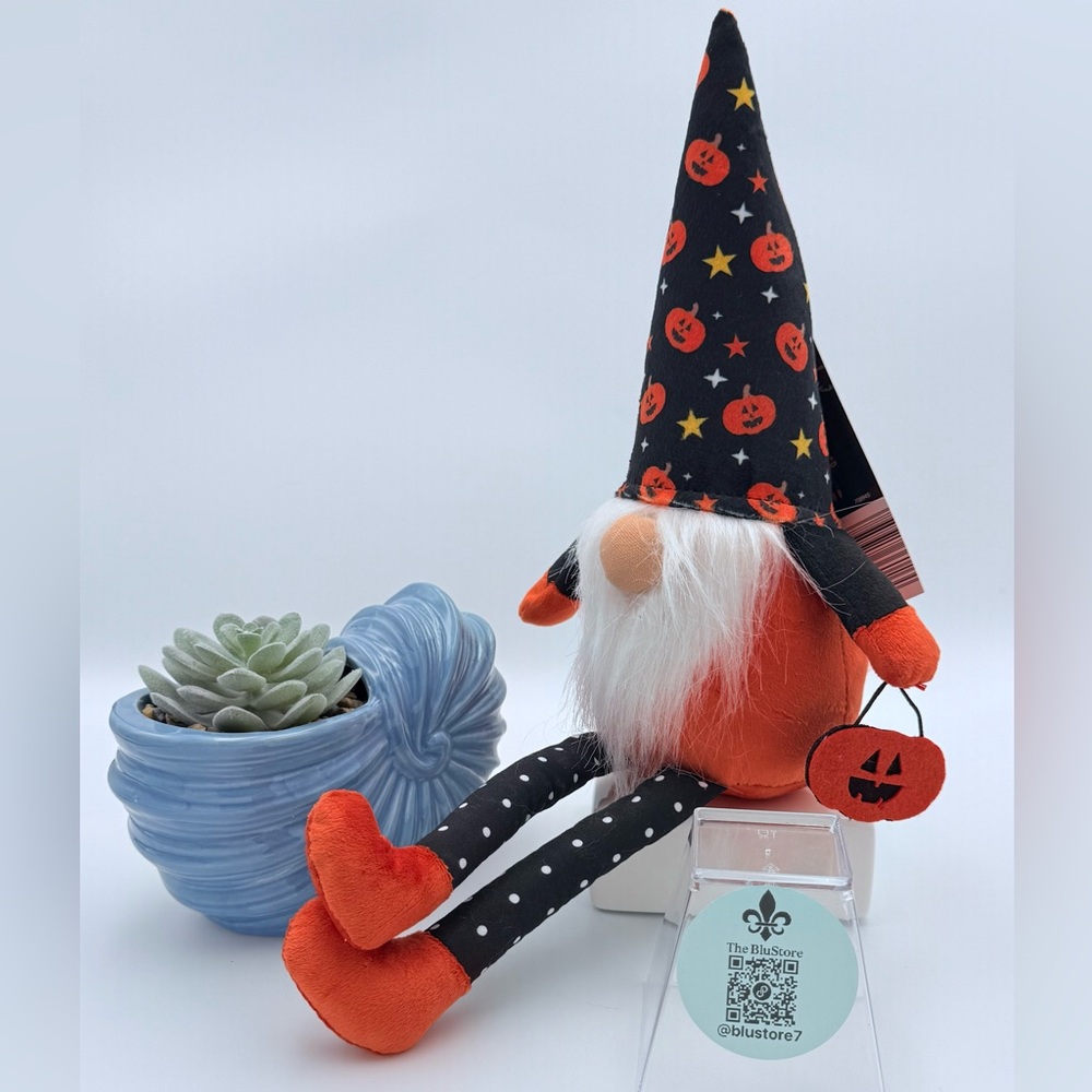 Halloween Gnome with Pumpkin Hat - Picture 2 of 5